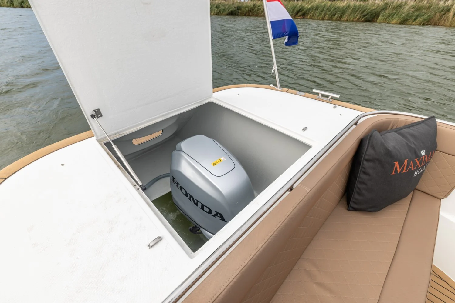 2025 09 22 Guy Fleury Maxima Boats Maxima 720 Retro 481310202510373068Ecba4af2bb3 1499X1000