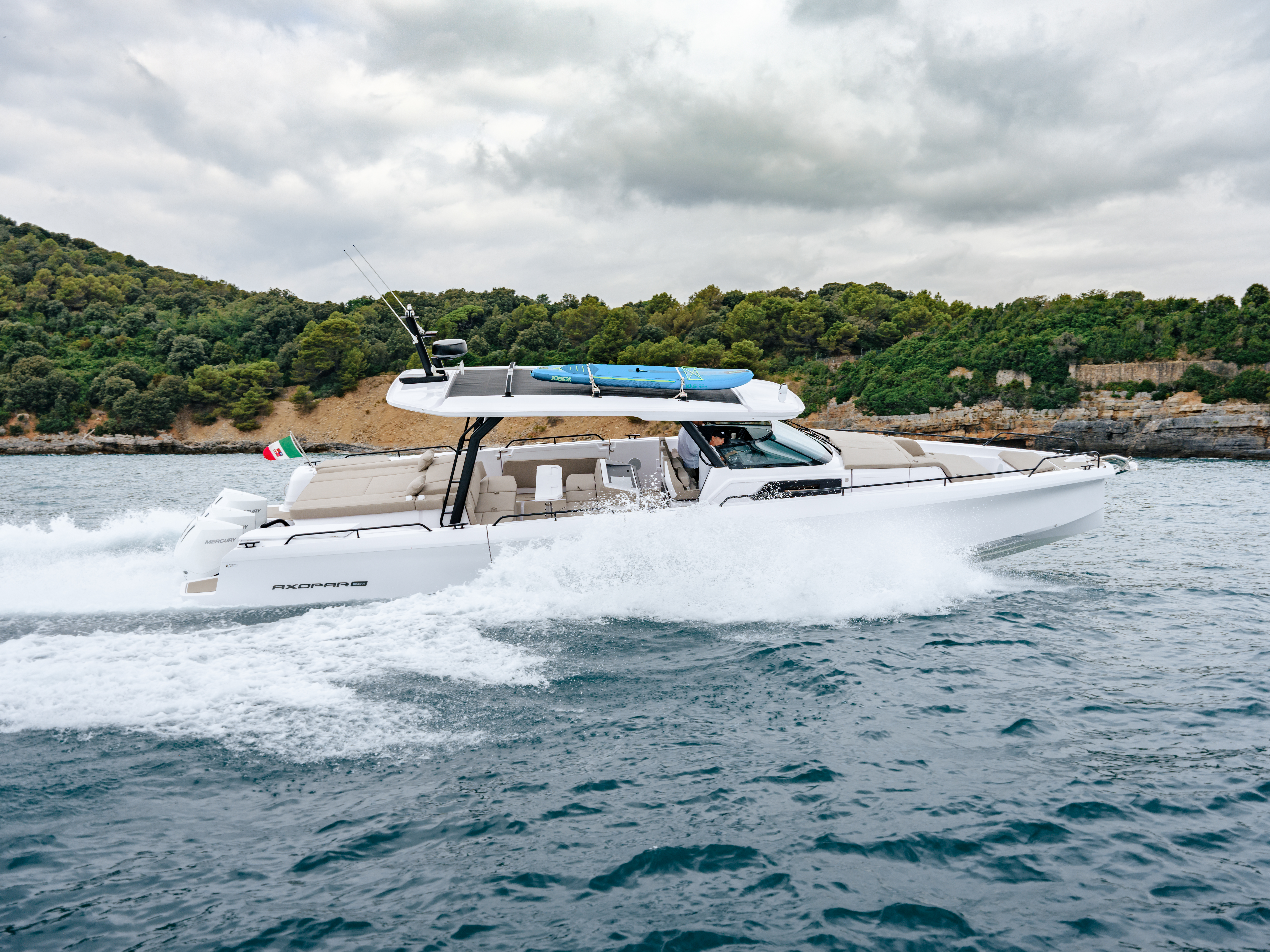 Axopar 45 Sun Top MY24 DSCF5153