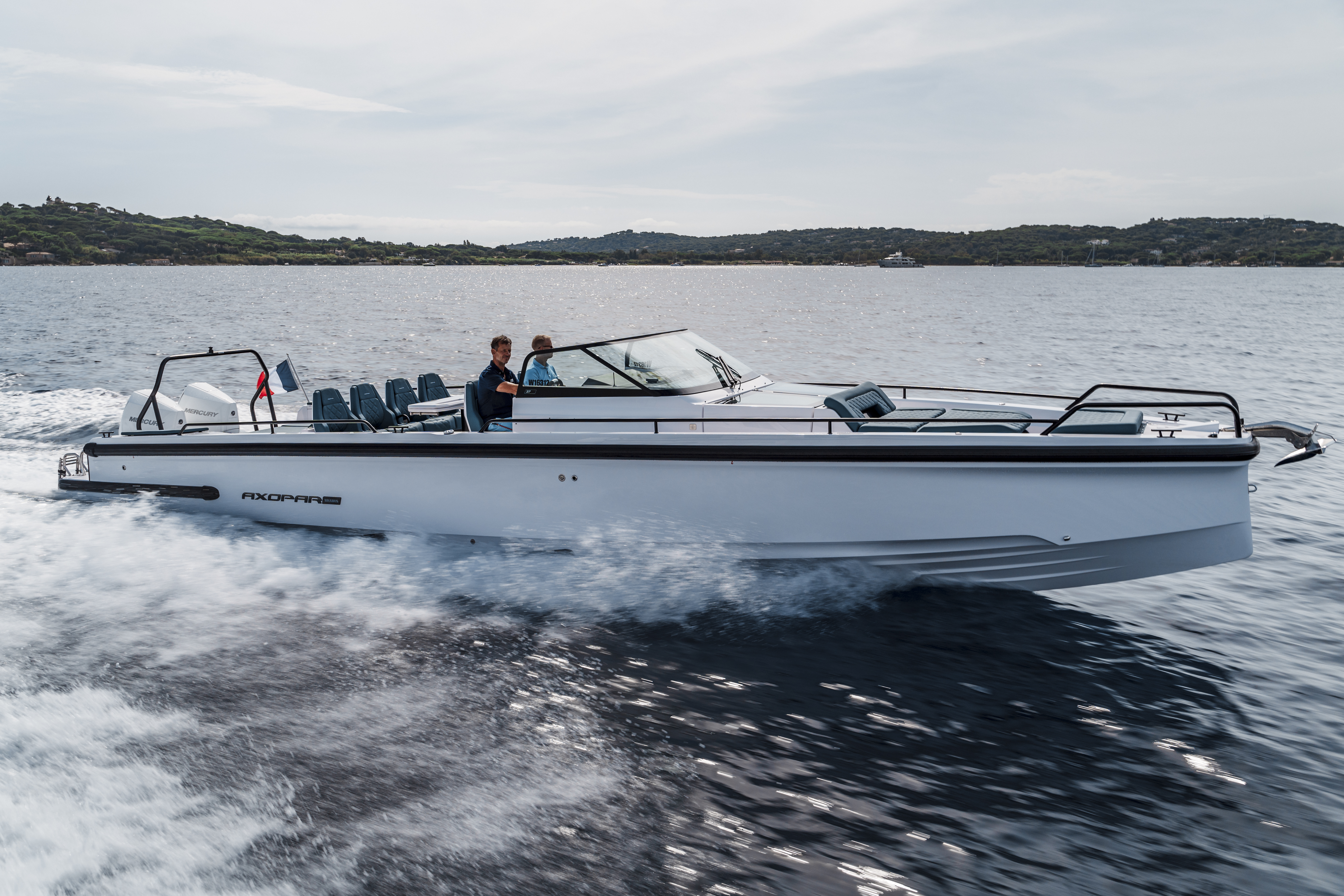 Axopar 37 Spyder MY2023 A7 08243