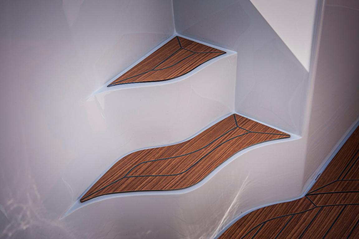 Maxima 750 Flying Lounge (19)