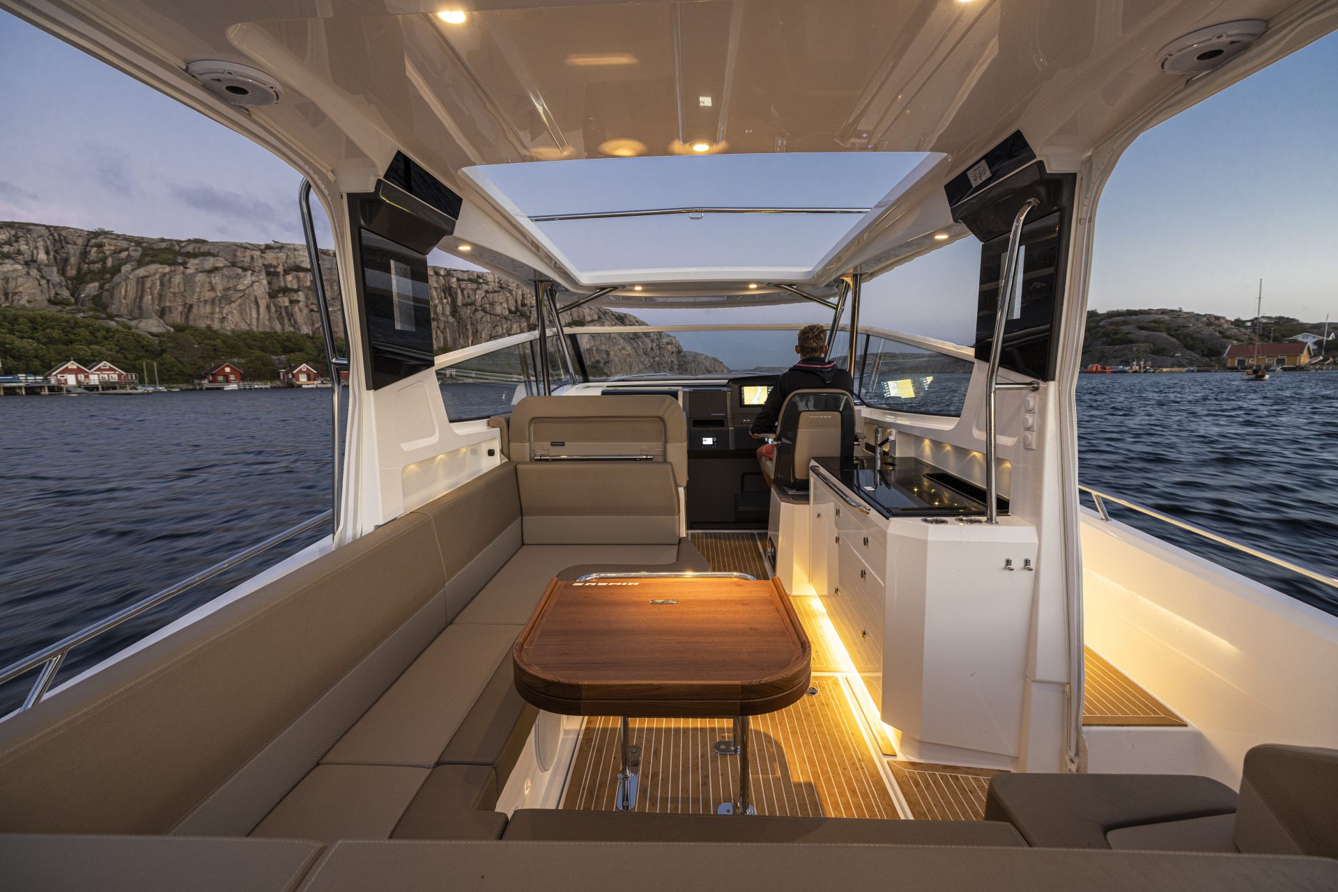 Nimbus W11 Q9A2217 1920X1281