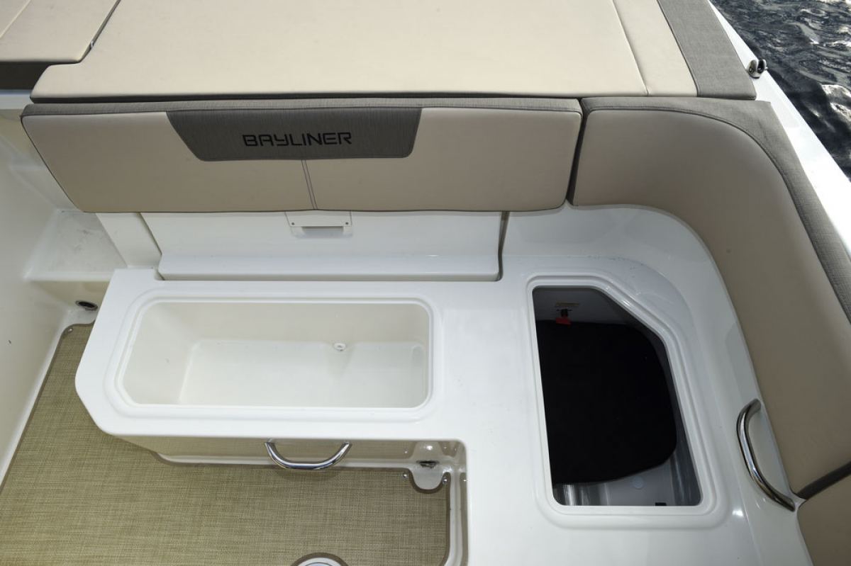 Bayliner Vr5 Ob Cuddy 26 1200