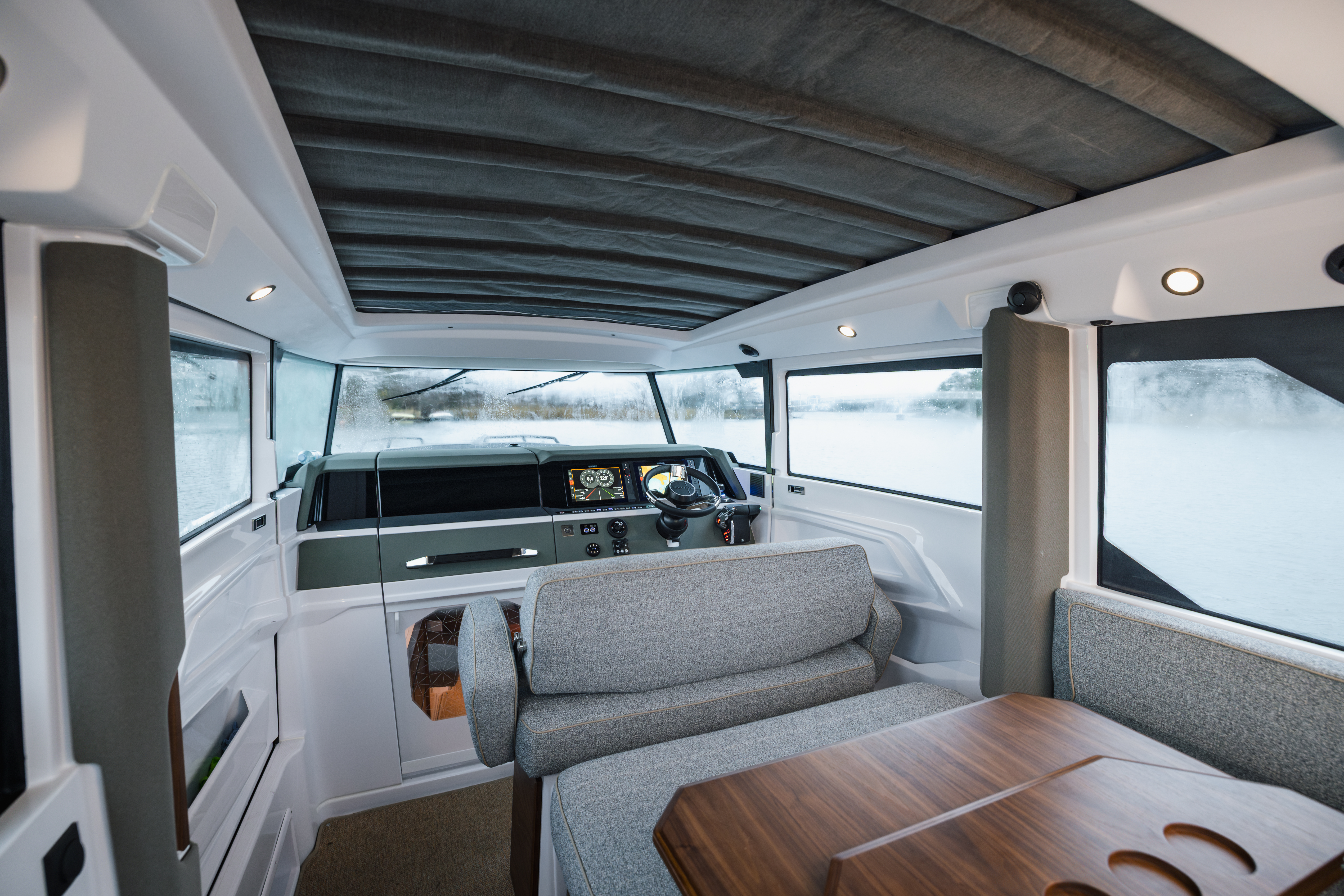 Axopar 38 XC Cross Cabin 099A6895