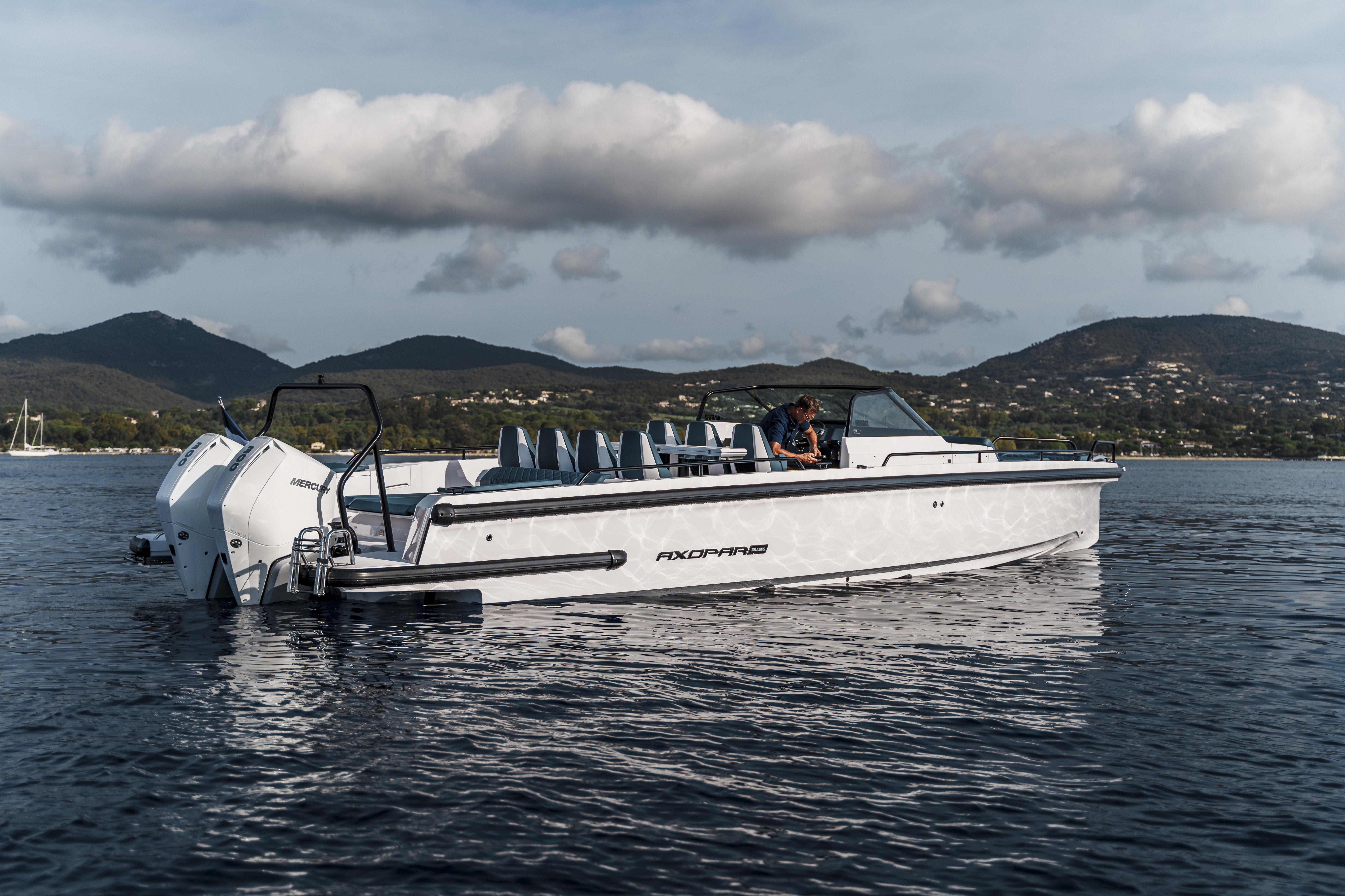 Axopar 37 Spyder MY2023 A7 07746