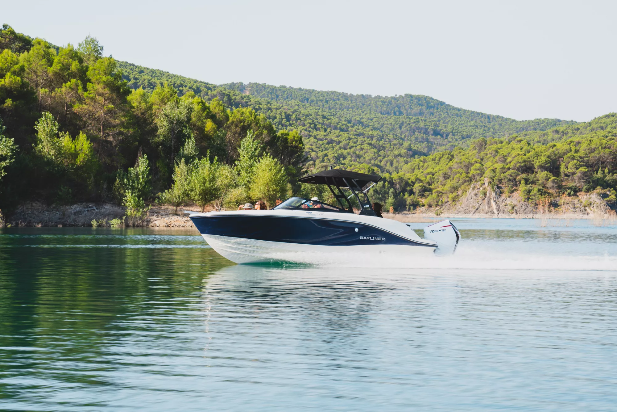 Bayliner V20 Boat Running 04588