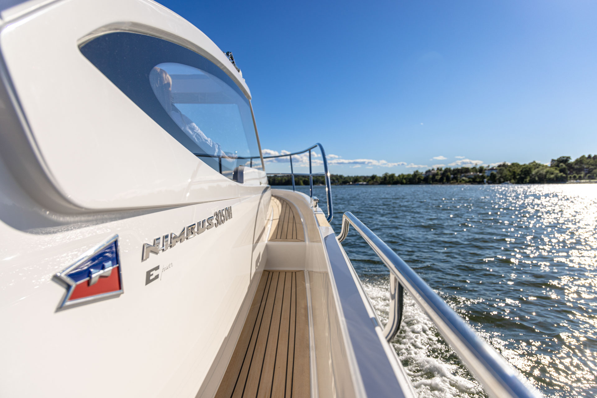 305DH E Power Q9A2386