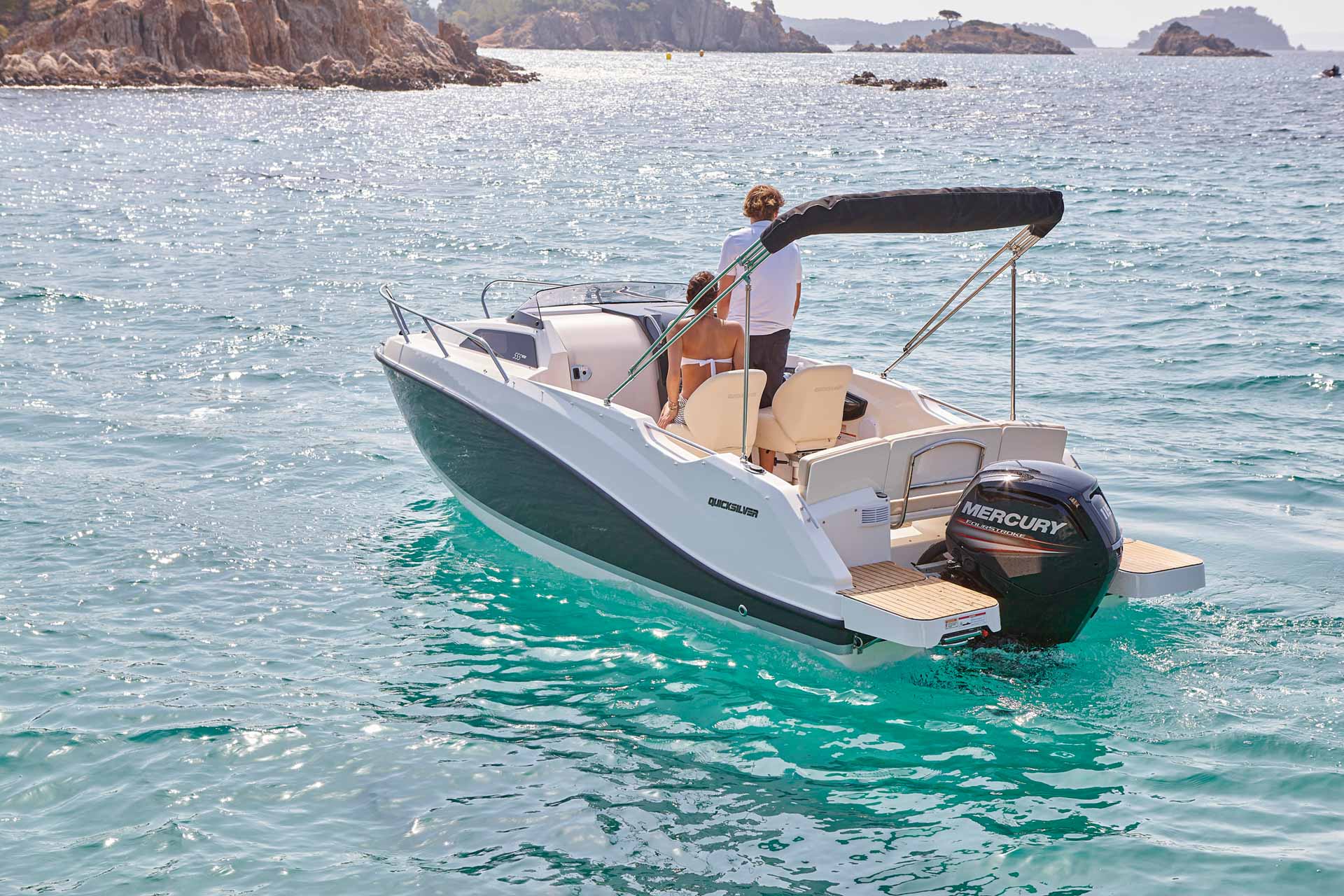 Quicksilver 555 Cabin (5)