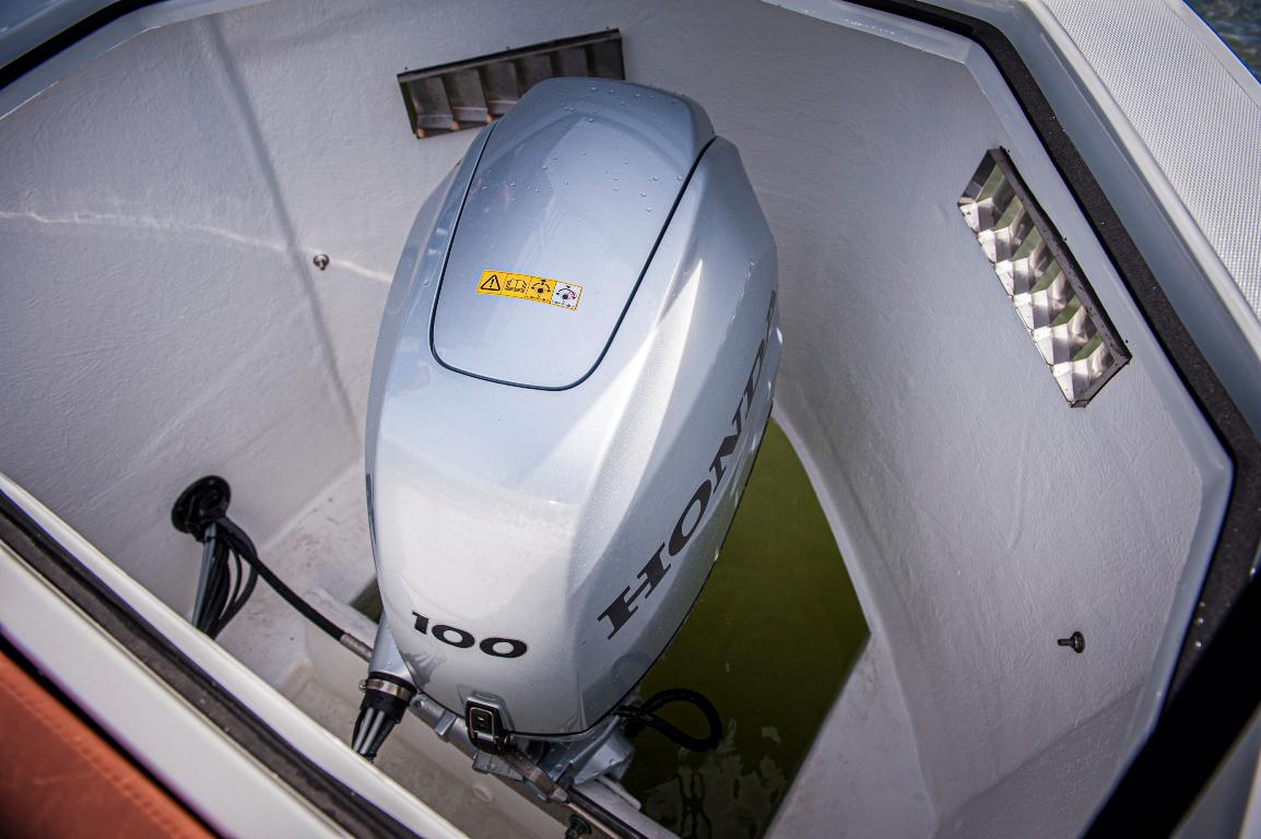 Maxima 750 Flying Lounge (23)