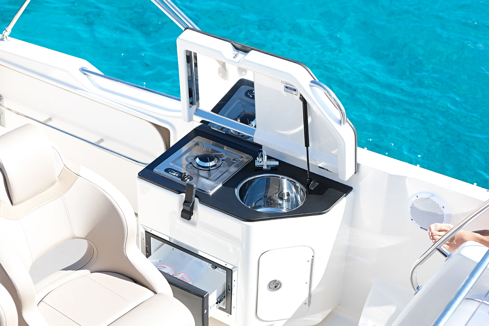Quicksilver 755 Sundeck (15)