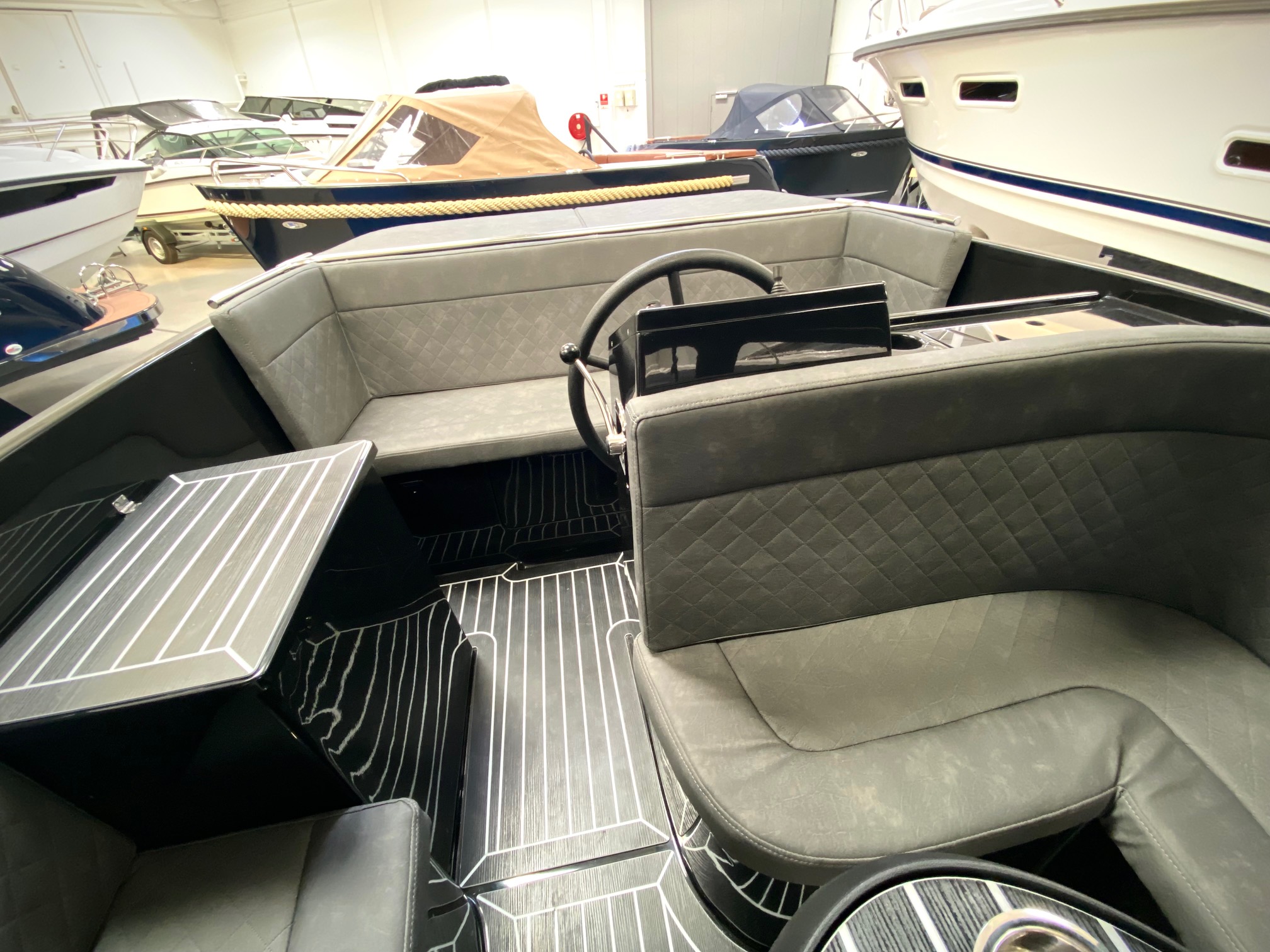 Maxima 620 Sort Sor Orange Stribe (3)