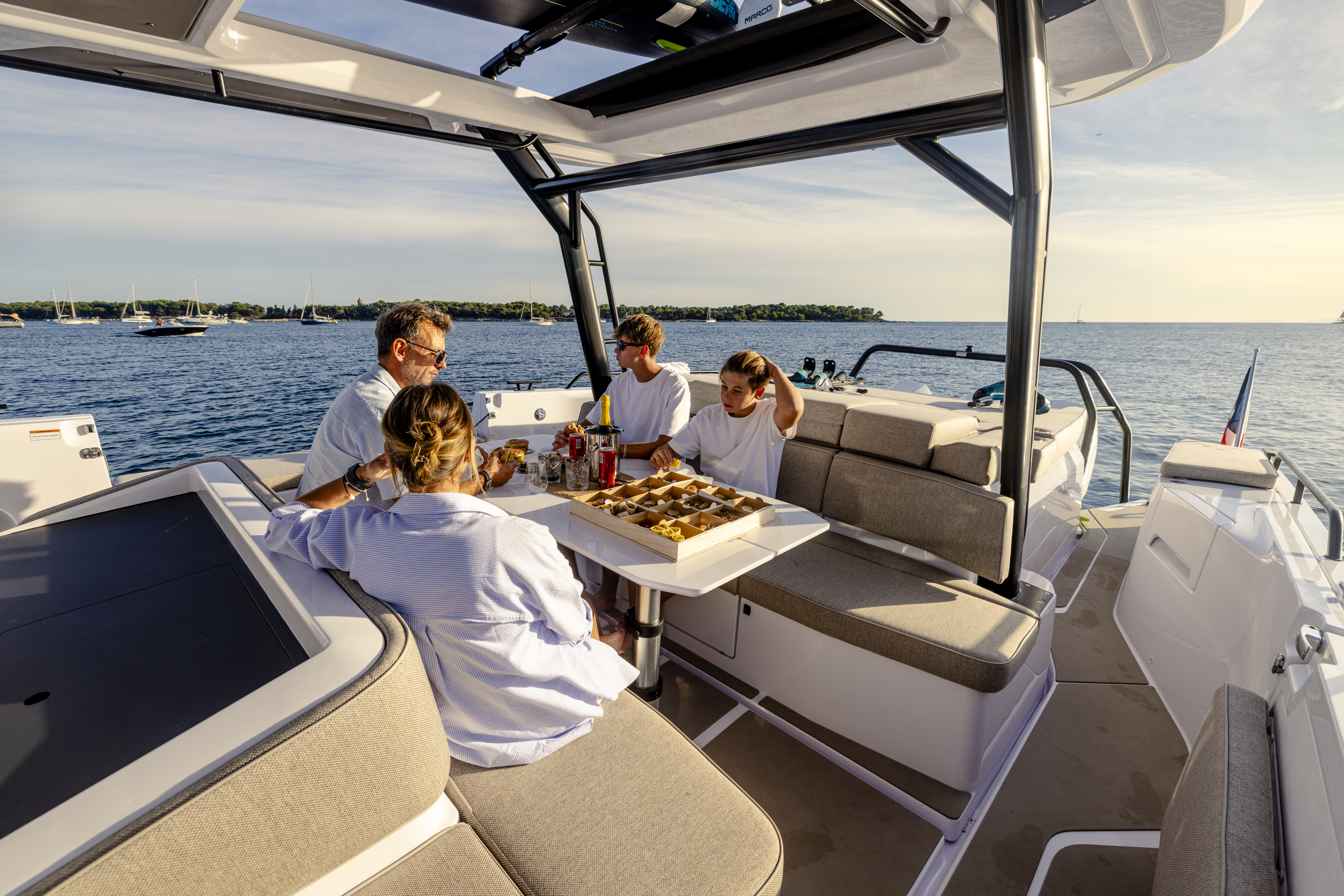 Axopar 45 Sun Top 24