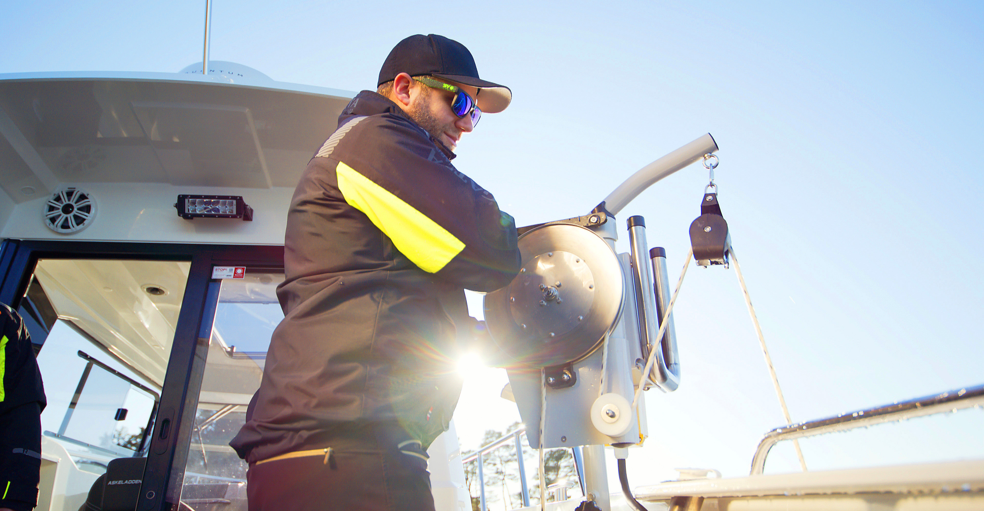 Frames.00 42 51 23.Still045